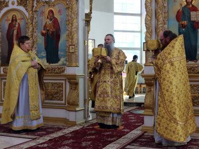 Неделю 1-ю Великого поста, правящий архиерей Валуйской епархии совершил Божественную Литургию в Свято-Николаевском кафедральном соборе г. Валуйки.