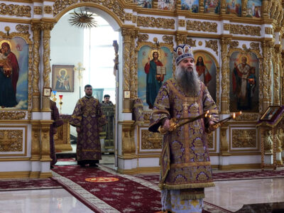 Преосвященнейший епископ Савва совершил Божественную Литургию в Свято-Николаевском кафедральном соборе г. Валуйки