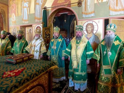 Преосвященнейший епископ Савва принял участие в соборном богослужении в Свято-Никольском храме поселка Ракитное