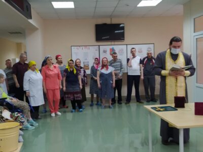 Благочинный II-го Бирюченского округа посетил Ливенский психоневрологический интернат