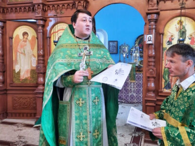 Раздача миссионерских листовок в праздник Входа Господня в Иерусалим на приходах Валуйской епархии