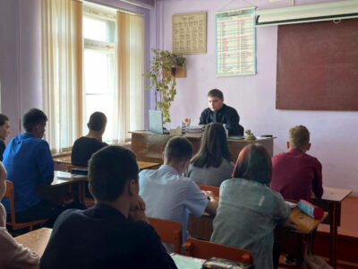 Студент Белгородской Православной Духовной семинарии провел открытый урок в МБОУ «СОШ №6» города Алексеевка