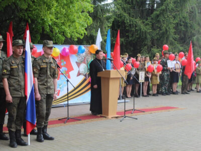 В праздник Великой победы настоятель храма Вознесения Господня села Щербаково принял участие в митинге