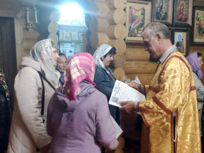 В праздник Рождества Пресвятой Богородицы миссионерским отделом Валуйской епархии на приходах благочиний было организовано распространение информационных материалов