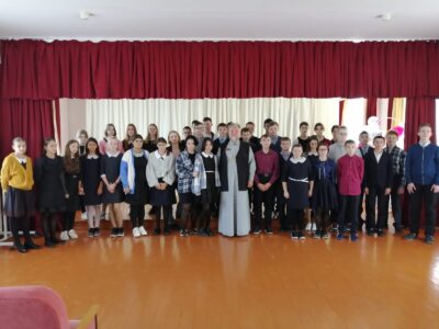 Настоятель храма Рождества Христова села Рождествено встретился с учащимися 7-8 классов местной СОШ