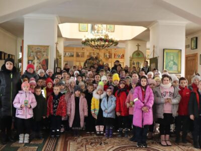 В храме Сошествия Святого Духа села Камызино приобщились Святых Христовых тайн школьники ближайших сел и воспитанники местного детского сада