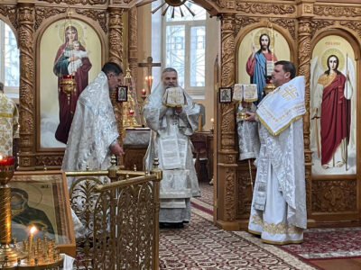 В Крещенский сочельник епископ Савва совершил Божественную Литургию в храме святителя Николая Чудотворца города Валуйки
