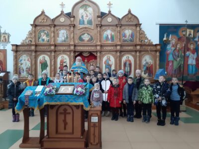 Учащиеся начальных классов МБОУ «Советская СОШ» посетили храм Благовещения Пресвятой Богородицы
