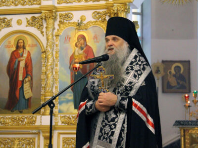 Преосвященнейший епископ Савва совершил вечерню с чином прощения в Свято-Николаевском кафедральном соборе города Валуйки