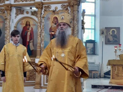Епископ Савва совершил Божественную Литургию в Свято-Николаевском кафедральном соборе города Валуйки