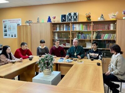 Состоялась встреча настоятеля храма Рождества Христова села Рождествено со студентами и педагогами Валуйского педколледжа