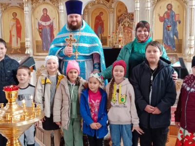 Учащиеся 1 и 4 классов Айдарской СОШ посетили храм святого апостола Андрея Первозванного
