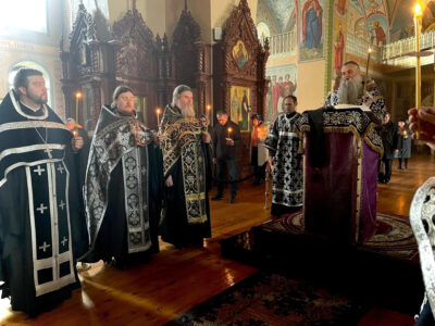 Епископ Савва совершил Пассию в Свято-Троицком кафедральном соборе города Алексеевка