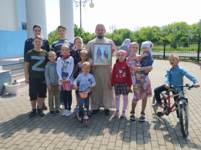 В храме Тихвинской иконы Божьей Матери села Ютановка прошла беседа посвящённая трудам святых равноапостольных Кирилла и Мефодия