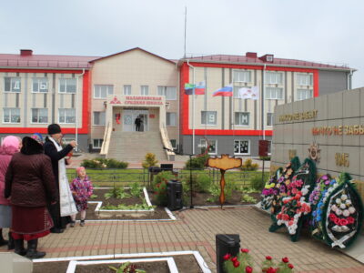 Настоятель храма святителя Митрофана Воронежского cела Малакеево совершил заупокойные литии на братских могилах погибших воинов
