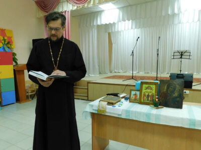 В Голофеевском Доме Культуры прошел очередной православный урок, посвященный святым равноапостольным Кириллу и Мефодию
