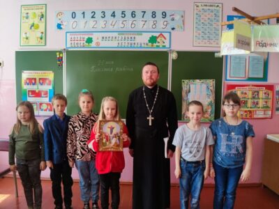 Настоятель храма Покрова Пресвятой Богородицы села Сетище посетил местную школу