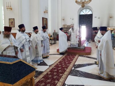 Епископ Савва совершил Божественную Литургию в Свято-Николаевском кафедральном соборе города Валуйки