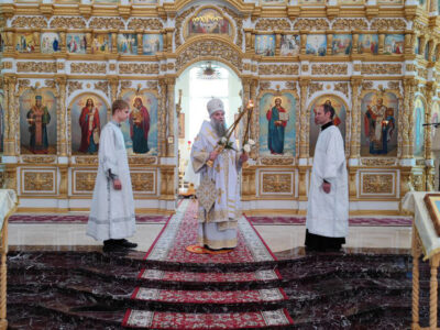 В праздник Преображения Господня Преосвященнейший епископ Савва совершил Божественную Литургию в Свято-Николаевском кафедральном соборе города Валуйки