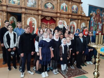 В храме Благовещения Пресвятой Богородицы села Советское состоялась встреча священника со школьниками