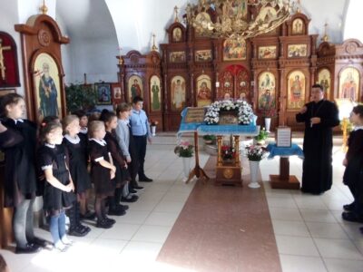 Для учащихся 2 и 4 классов была организована экскурсия в храм Вознесения Господня села Щербаково