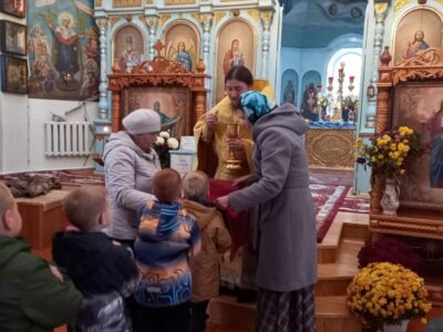 Воспитанники местного детского сада причастились святых Христовых Таин в храме Покрова Пресвятой Богородицы села Иловка
