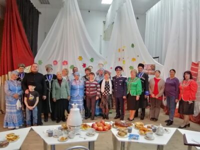 Священник принял участие в фольклорном празднике «Покров – казачий праздник»