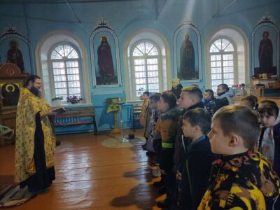 Ученики Малобыковской школы посетили храм Всемилостивого Спаса села Стрелецкое