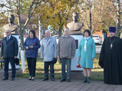Благочинный приходов Красненского округа принял участие в патриотическом автопробеге посвященном празднованию Дня народного единства