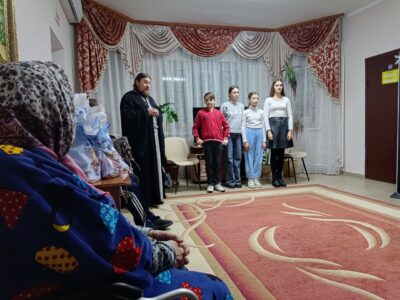 Священнослужитель посетил Иловский дом-интернат для престарелых и инвалидов