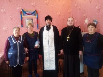 Благочинный Волоконовского округа посетил пансионат «Тихая пристань» в селе Погромец