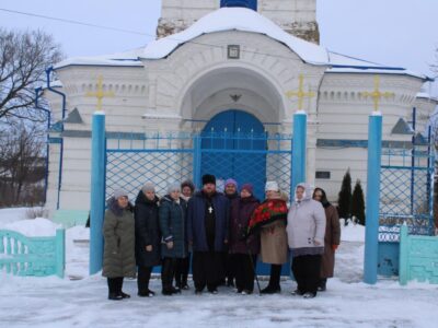 Получатели социальных услуг отделения дневного пребывания комплексного центра социального обслуживания населения посетили храм Рождества Христова села Лесное Уколово