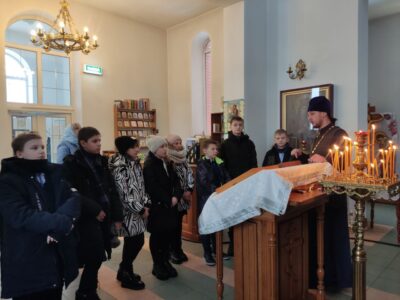 Настоятеля храма святого пророка Божия Илии села Ильинка провел встречу с учащимися СОШ «Белогорский класс»