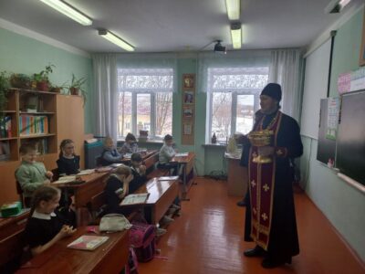 Состоялась встреча настоятеля храма святителя Димитрия Ростовского села Никитовка с учащимися 1-11 классов местной общеобразовательной школы
