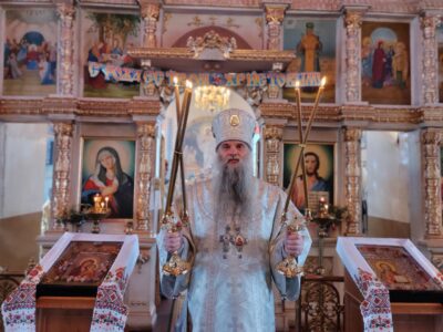 В Рождественский сочельник Преосвященнейший епископ Савва совершил Божественную Литургию в храме Рождества Христова села Горки