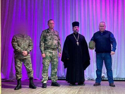 Представитель Валуйского благочиния принял участие в передаче аптечек экстренной доврачебной помощи страдающему от обстрелов району
