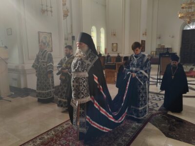 Епископ Савва совершил Божественную Литургию Преждеосвященных даров в Свято-Николаевском кафедральном соборе города Валуйки