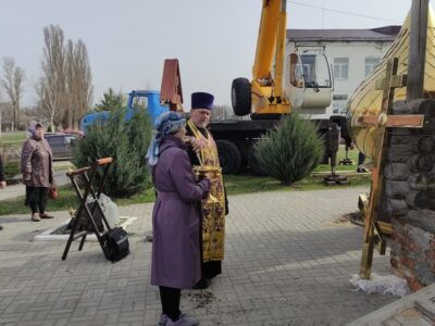 Благочинный Валуйского округа освятил крест для купола храма в селе Шелаево