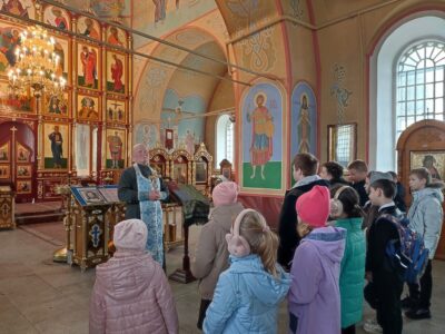 Храм Димитрия Солунского села Казацкое посетили учащиеся местной школы