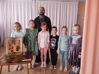 Клирик храма святителя Николая Чудотворца посетил МДОУ «Детский сад комбинированного вида N°7» города Валуйки