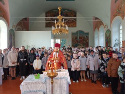 В понедельник Светлой седмицы настоятель Покровского храма села Иловка отслужил молебен перед началом учебного месяца