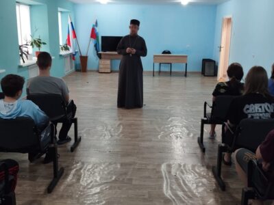 Состоялась встреча священника со студентами Бирючанского техникума