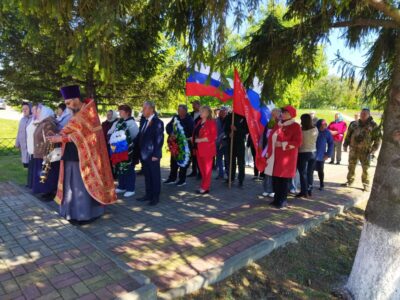 В селе Верхососна 9 мая совершена заупокойная лития в память по погибшим в годы Великой Отечественной войне