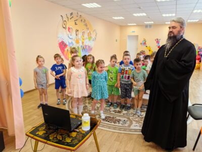 Священник посетил Детский сад комбинированного вида № 7 города Валуйки