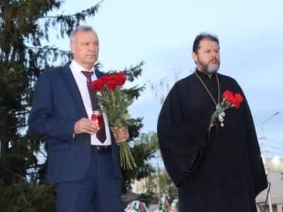 Благочинный Волоконовского округа принял участие в митинге посвященном Дню памяти и скорби