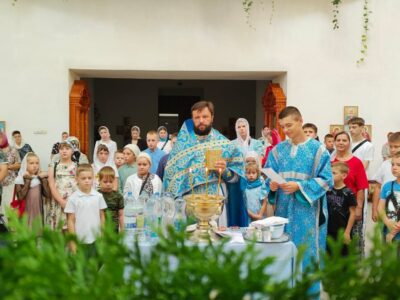 Благочинный I-го Бирюченского округа совершил молебен на начало учебного года в соборе Покрова Пресвятой Богородицы города Бирюча