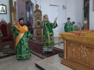 Епископ Валуйский и Алексеевский Савва совершил Божественную Литургию в Свято-Николаевском кафедральном соборе города Валуйки