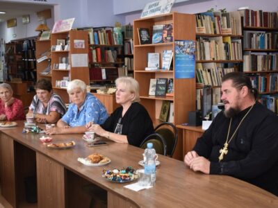 В Красненской центральной районной библиотеке прошел вечер духовности с участием благочинного