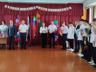 Настоятель храма Рождества Христова принял участие в празднике Первого звонка в Рождественской СОШ