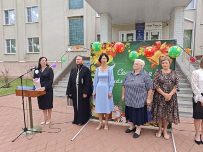 Настоятель Покровского храма села Сетище поздравил учеников и педагогов МОУ «Сетищенская ООШ» с началом нового учебного года